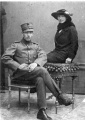 Opa Gerards en Cato van Emmerik ca. 1916.jpg
